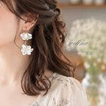 花びら フラワー イヤリング ピアス ウェディング 結婚式 ブライダルアクセサリー カラードレス お呼ばれ ウェディングフォト シンプル 金アレ対応 ホワイト