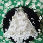 クリスマスツリー刺繍入りクルミボタンヘアゴム