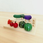小さな木の精霊馬と実りの夏野菜 - 毎年飾れるお盆のお供えセット - お盆飾り 夏飾り 季節飾り 野菜 インテリア 木製