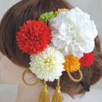 お着物に合う和の定番カラーの髪飾り