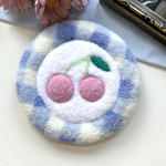 ［パンチニードル制作キット］さくらんぼ＋チェック柄のミニラグ（アクセサリーラグ）