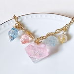 ①キラキラダイヤコレクションキーホルダー　　レジン　キーホルダー　
