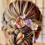 紅彼岸花と金魚の三日月ヘアクリップ｜鬼灯・カーネリアン・蝶・和風レジンアクセサリー