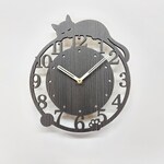 眠る猫デザイン 黒木目　木製 静音 壁掛け時計　おしゃれ インテリア