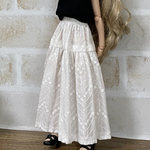 NO,654 リカちゃん服　【単品】オフ白　刺繍レースのオシャレ夏のロングティアードスカート　リアルクローズ