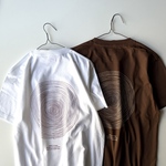 【NEW】BAUM バックプリント半袖Tシャツ