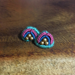 フクシアのお花刺繍ピアス