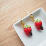 【ma-chinnさま専用】オーダー＊チョコフォンデュいちごのピアス