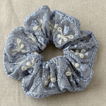 インド刺繍リボンのシュシュ　〈ブルーグレー〉　品番：IS-009