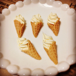 ソフトクリームブローチ