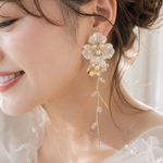 結婚式につけてくださる方多数！！ロングフラワー、お花ビジューピアス、イヤリング