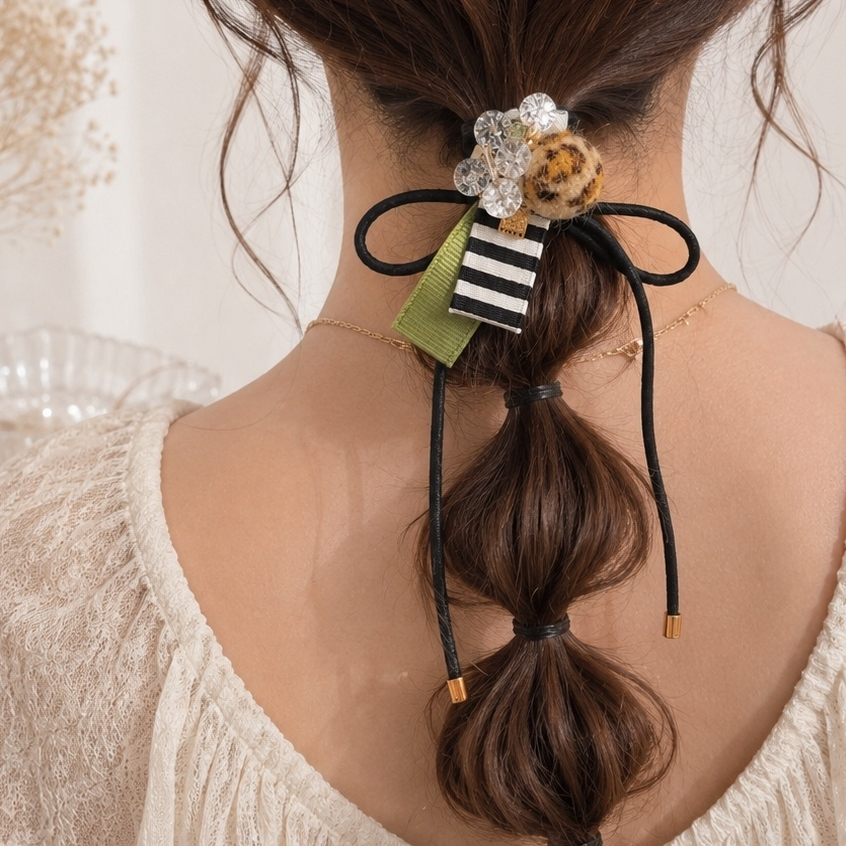 リボン ヘアゴム♡スエードリボンミルクティー×ファー♡ハンドメイド