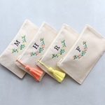 レモン＆オレンジ刺繍のイニシャルポーチmini　フラットポーチmini タッセルありなし選べます　名入れポーチ名前入りポーチ
