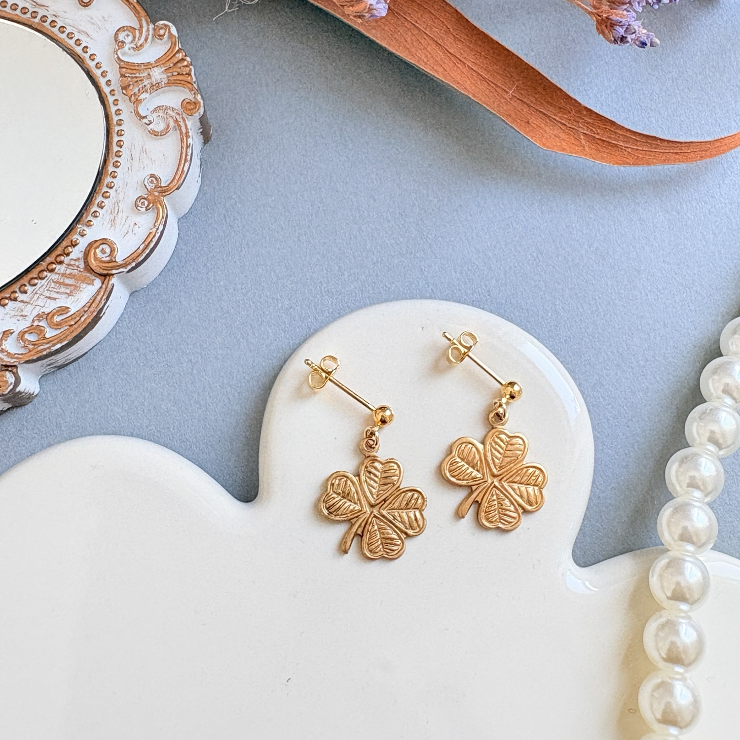アメリカ製真鍮リーフイヤリング｜揺れるボタニカルデザイン 大人