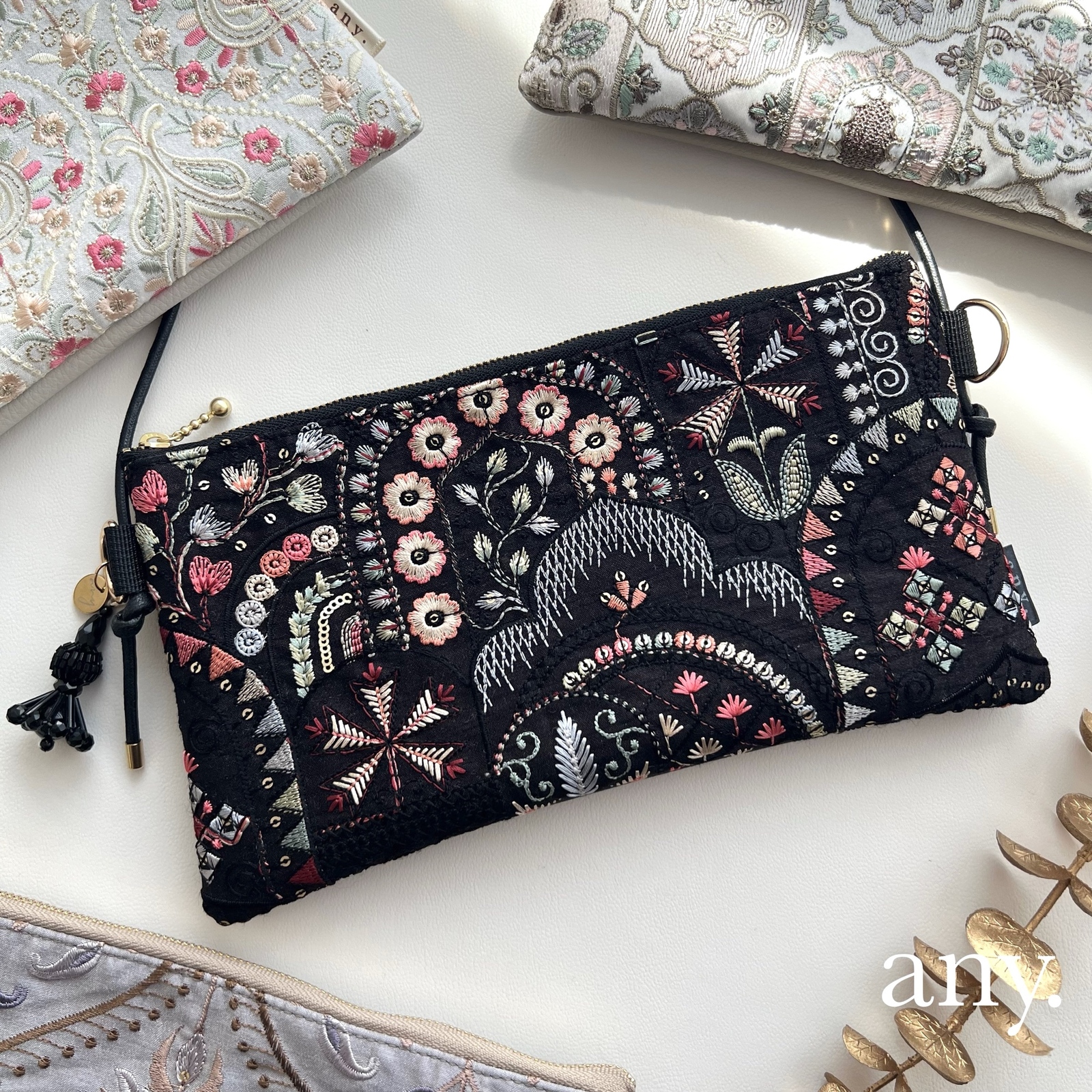 new✨インド刺繍リボンポーチ 上品ブラック②♡フェイクレザー カード