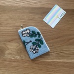 mina  perhonen  twins コンパクトな極小 ミニL字ポーチ　ミナペルホネン の刺繍生地