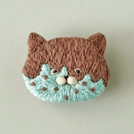 猫の刺繍ブローチ【チョコミント】