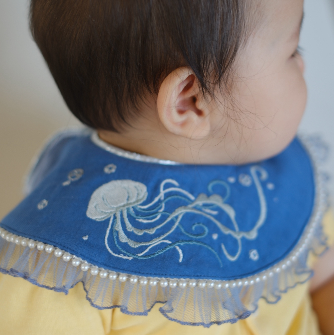 夏季限定】クラゲの刺繍スタイ - mieux | minne byGMOペパボ 国内最大