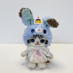 頭にプリンを乗せたウサ耳さん(サバ白)