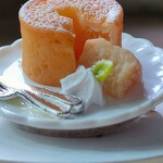 シフォンケーキのブローチ