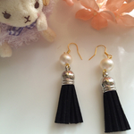 冬のタッセルピアス