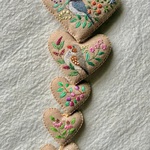 フェルトと刺繍の5連の小鳥のハートのオーナメント2