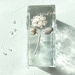 しずくのお花（グレージュ）/刺繍ブローチ/卒入学式/セレモニー/ハレノヒ/フォーマル/ギフト/プレゼント