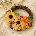ひまわり🌻とビタミンカラーの紫陽花リース　プリザーブドフラワー  結婚祝い　誕生日　開店祝い　新築祝い　サマーリース　向日葵　ひまわりリース　退職祝い　ハーフリース　ハーフリース　ひまわり　ひまわり