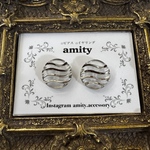 【立体ウェーブ】クリアと多重シルバーラインのモダンなボタンピアス/イヤリング / amity