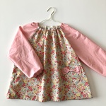 [120cm] スモック (Bloom garden 花柄 淡) リボン 女の子 120 エプロン 小花柄 花柄 入園 幼稚園 おしゃれ かわいい お食事 お弁当 工作 ピンク　桃色
