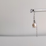 🆕【ぼんぼりパールの片耳ショートピアス】イヤリング  パール サージカルステンレス