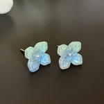 紫陽花のガラスピアス　サージカルステンレス316  金属アレルギー対応　シルバー　ブルー　グリーン　浴衣　夏　紫陽花　ガラス　花火　夏祭り