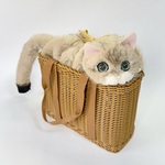 猫が入ったカゴバッグ　ブリティッシュショートヘア　ゴールデン　トート　ミニショルダー　茶トラ　猫雑貨　猫グッズ　リアル　ショルダーバッグ　きんちゃく　ぬいぐるみ　籠バッグ　ラタン　籐　ミヌエット