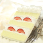 【リール付きパスケース】ショートケーキ
