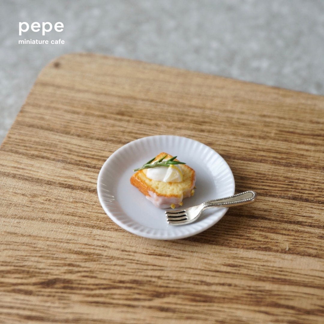 ミニチュア》 シフォンケーキセット カッティングボード&カトラリー
