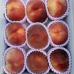 大玉！あかつきと夢みずきのミックス‼️硬いと思いきや優しい食感が絶妙な桃🍑