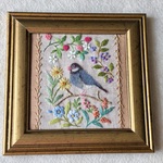 羊毛とコットンリネンの野の花と文鳥の刺繍額