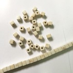 ハウライト キュービック  ビーズ 30個