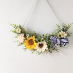 ひまわりの三日月リース(約38㎝)ひまわりリース    玄関リース   ブルーリース　 結婚祝い    出産祝い    新築祝い