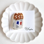 フランス　パン　ビーズ刺繍　ブローチ