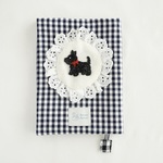 ビーズ刺繍の黒いテリア犬のブックカバー(文庫本サイズ・白黒ギンガムチェック)
