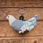 送料無料　ハンドメイド　キーホルダー　鳥さん　ビジュー