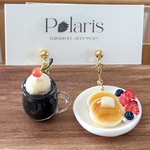 喫茶店のコーヒーフロートとパンケーキのセット（ピアス/イヤリング/チャーム）ミニチュア