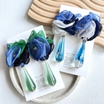 【右】💙🩵🤍3色シフォンフラワーピアス