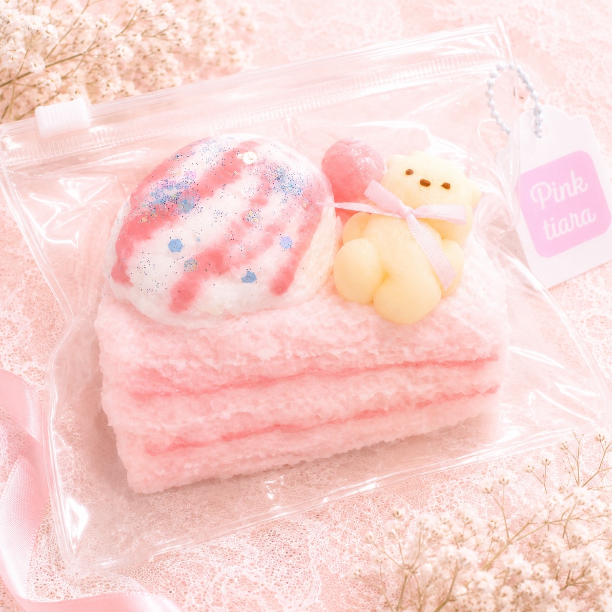 ティアの夢見るスクイーズ】クマさんがのったベリーケーキスクイーズ