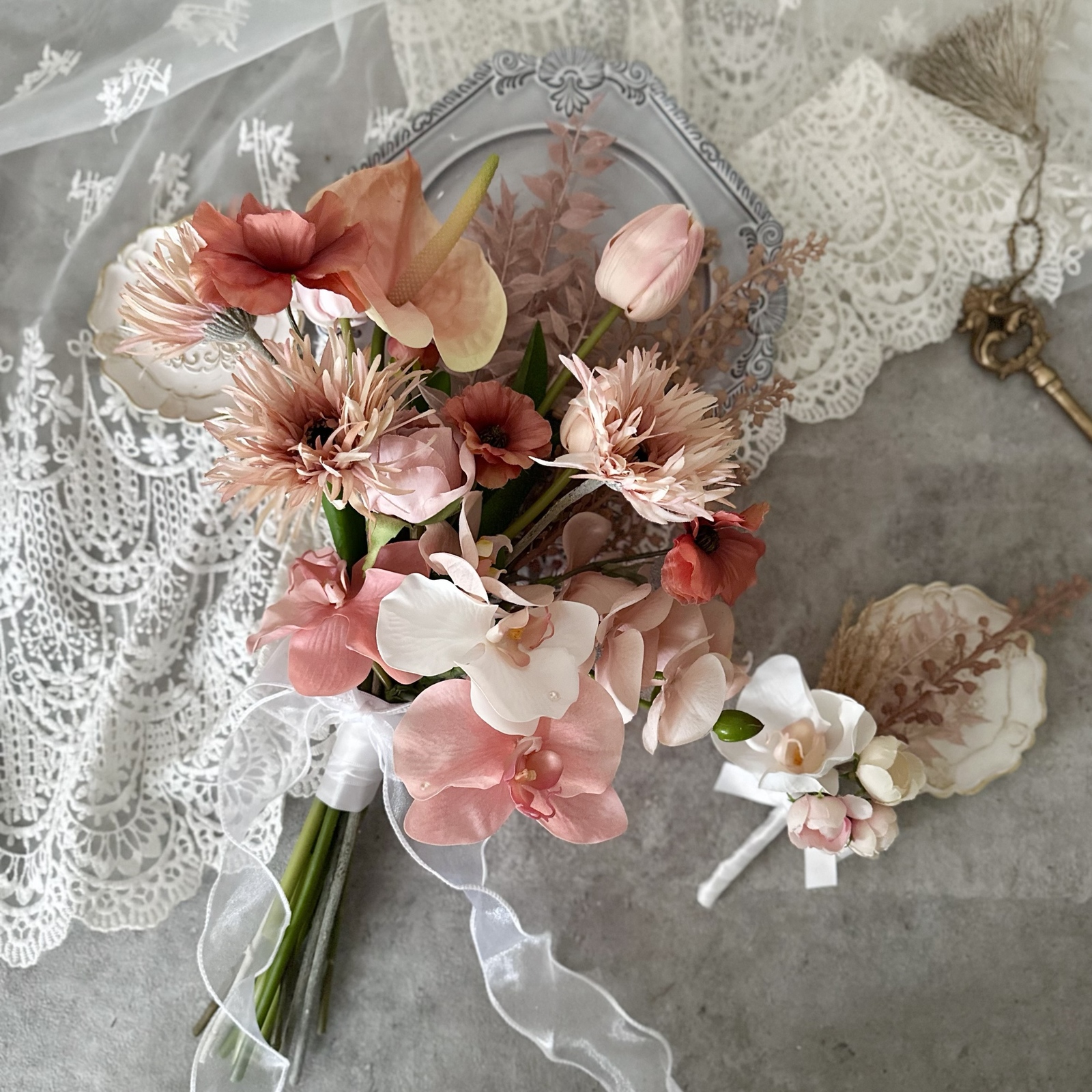 ⭐︎限定1点特別価格⭐︎ blush petal bouquet【秋ブーケ・胡蝶蘭