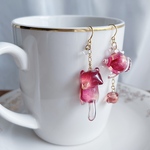【新作】🌹バラ×ゆらゆらにゃんこ🌹　ピアス/イヤリング*  猫　薔薇 しずく　母の日　プレゼント