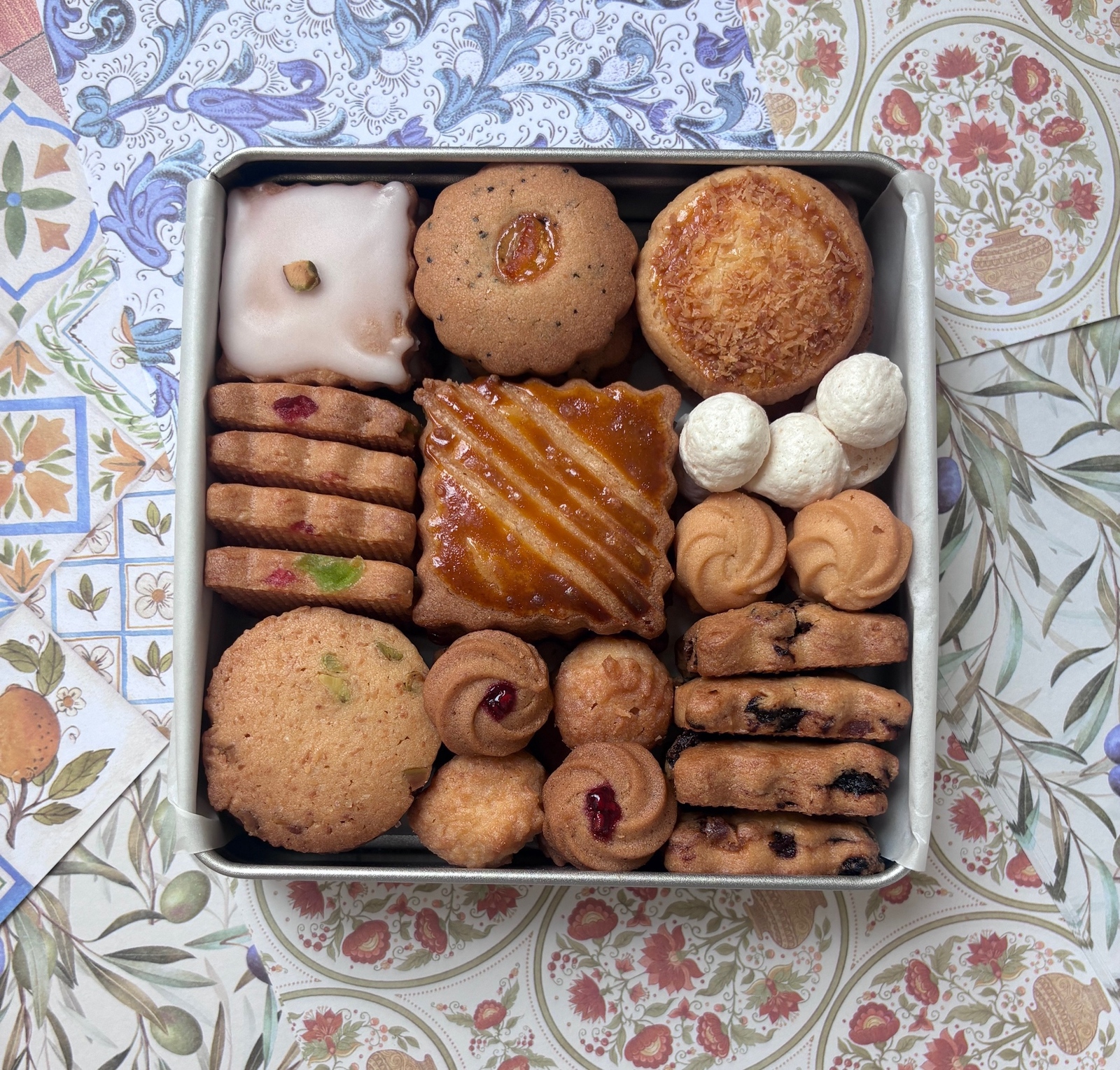 再販⭐︎秋冬のパンダメレンゲクッキー缶 - cookie core | minne byGMO