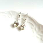 煌めくリボンピアス