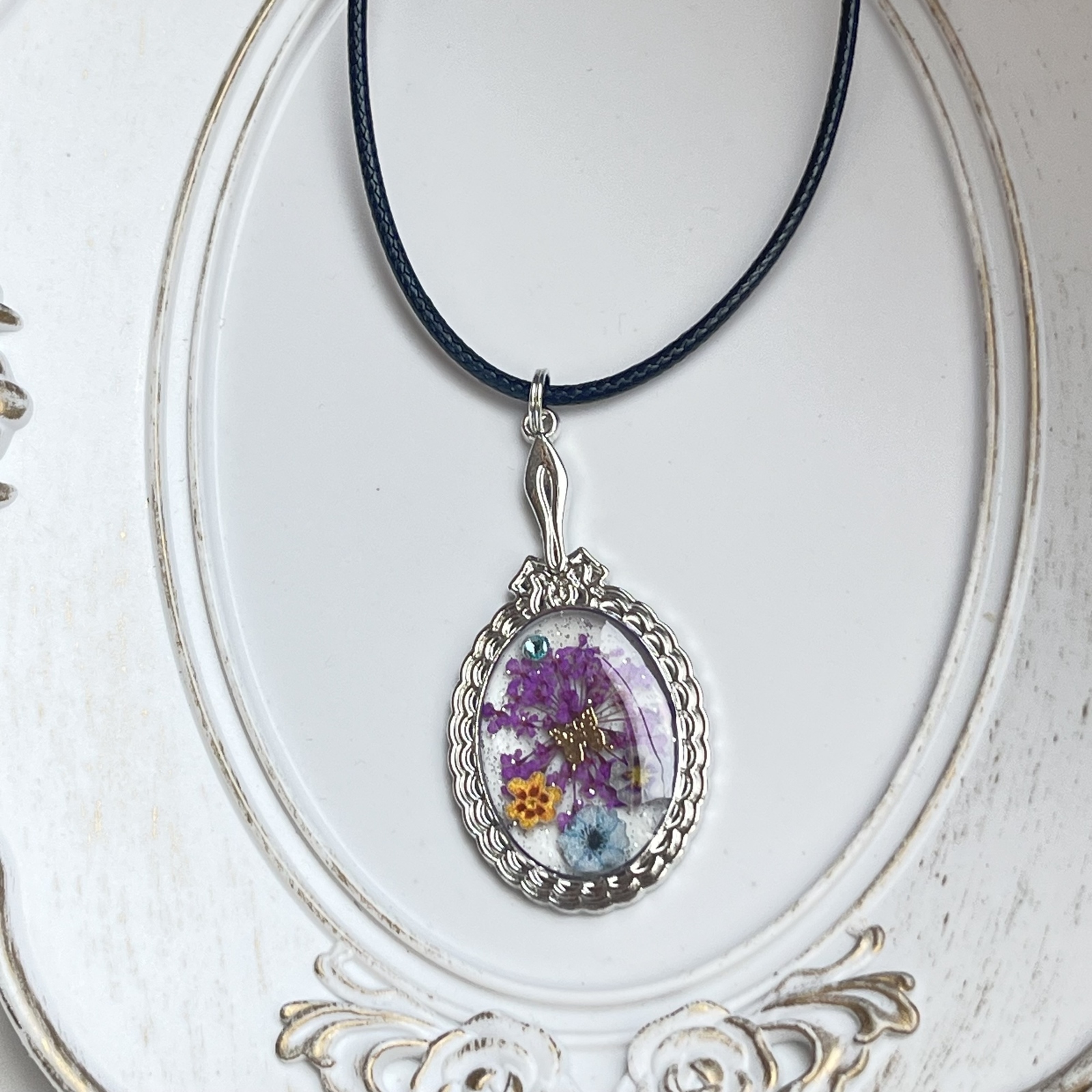 ドライフラワー薔薇　パープル半球ネックレス　レジン 手鏡型ドライフラワーのネックレス レジン パープル シルバー
